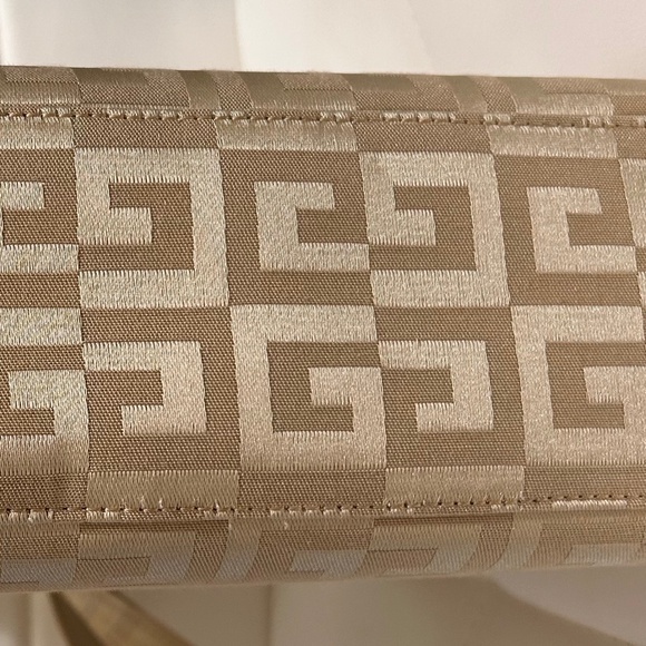 Sale! Rare Givenchy 4G Logo Monogram Beige Shoulder Bag - Picture 15 of 16